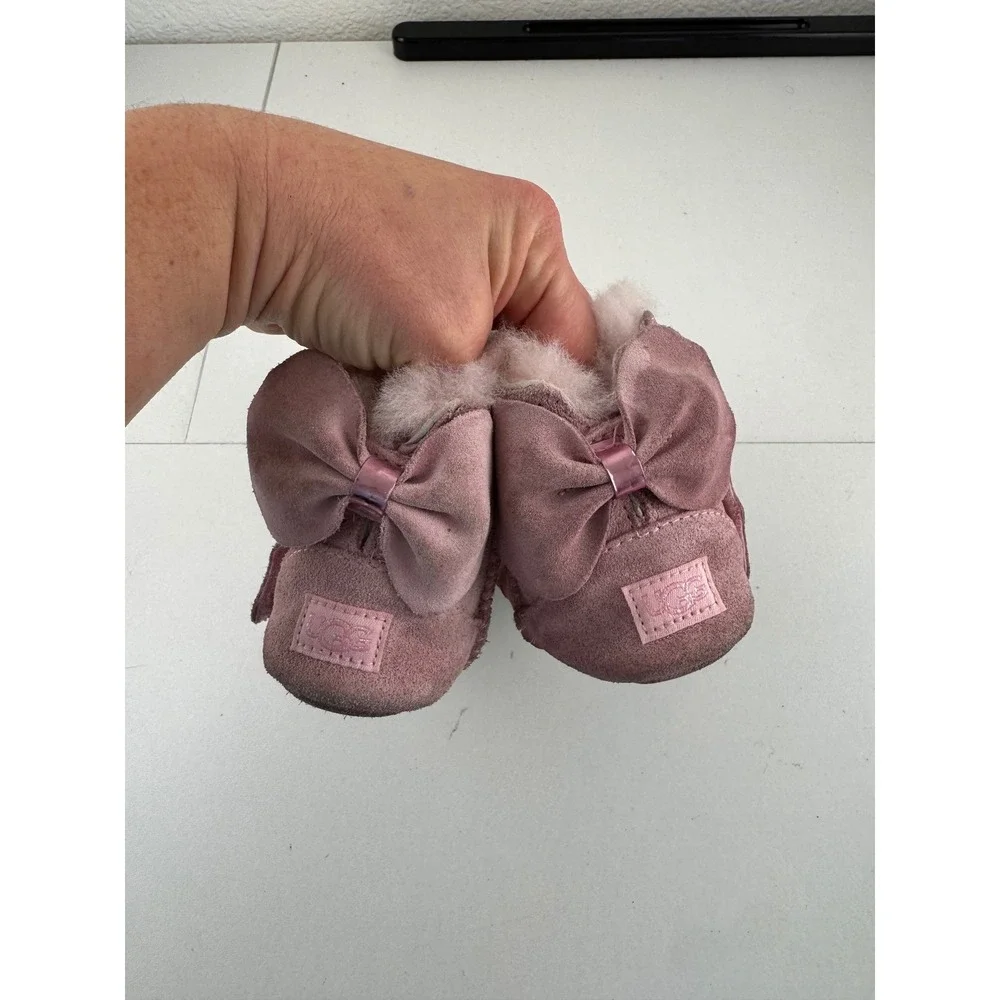 UGG Australia Pink Suede Sheepskin Lined Baby Boots Stars Bow Size‎ 2
